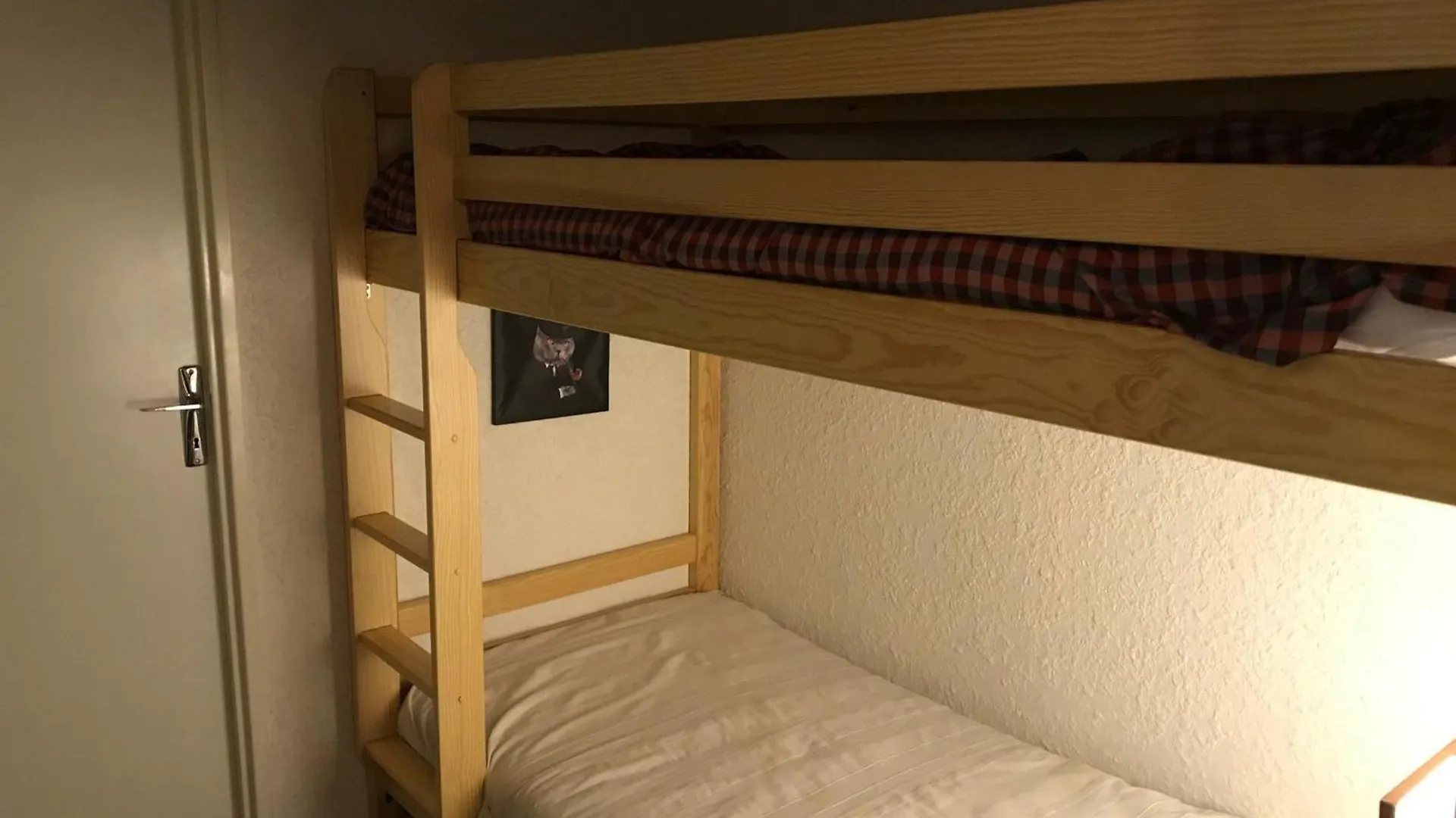 Appartement 6 Pers., Proche Pistes Et Commerce, Parking Prive, Animaux Acceptes - Montgenevre - Fr-1-445-98 0*,  France